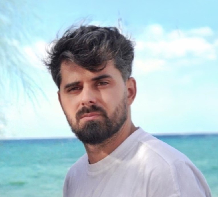 David Doleanu Crop Centrat